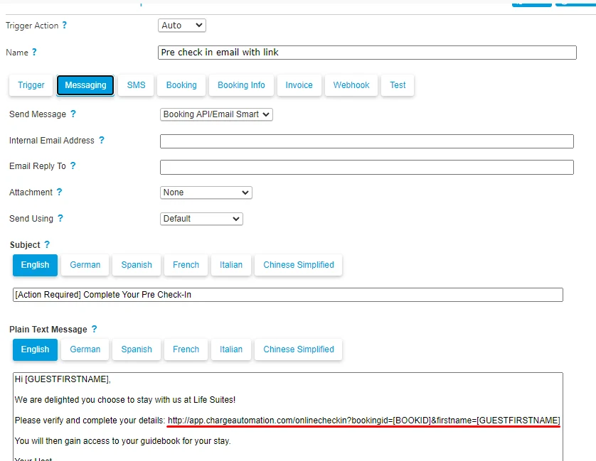 La pestaña Messaging de una Auto Action de Beds24, con Trigger Action en Auto y la barra de pestañas Trigger, Messaging, SMS, Booking, Invoice, Webhook, Test